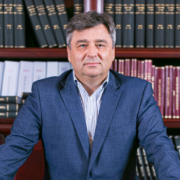 miroslaw-kutnik-5da78f3174480-350x350