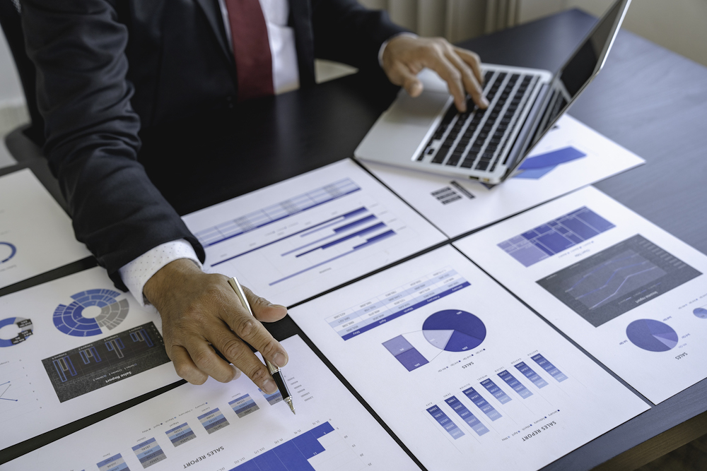 business-financing-accounting-banking-concept-bus-2023-11-27-05-03-49-utc